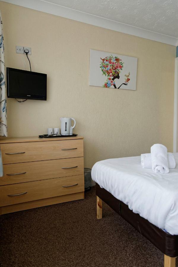 Sand Bay Holiday Village - Adults Only Weston-super-Mare Exterior photo